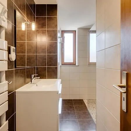 Sarl Hartweg Les Amandiers ベーブレンハイム